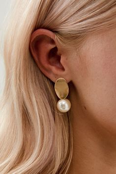 A soft, luminous pearl paired with our signature, brushed gold disc, strike a beautiful balance for perfect wedding & bridal earrings. Gold Pearl Drop Earrings, Pearl Drop Earrings Bridal, Pearl Drop Earrings Gold, Bride Earrings, Gold Disc, Silver Pin, Bride Jewellery, Bridesmaid Earrings, Real Brides