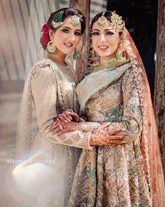 Pakistani Lehengas, Nikah Poses, Wedding Outfit Bride, Day Wedding Outfit, Butler Table, Asian Wedding Dress Pakistani, Sister Of The Bride, Bride Indian, Indian Bride Makeup