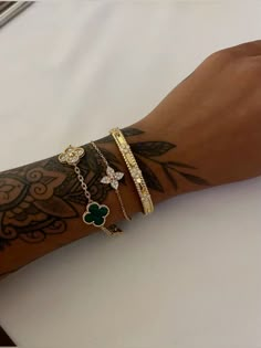 Gold Bracelet Black Women, Stacked Luxury Bracelets, Gold Bracelet Stack Black Woman, Ring Stack Black Woman, White Van Cleef, Van Cleef Bracelet Stack, Luxury Designer Bracelet Stack, Van Cleef Stack, Women Bracelets Gold