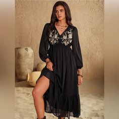 Dresses | Floral Vneck Balloon Sleeve Midi Dress | Poshmark Maxi Dress Cocktail, Short Dresses Casual, Plus Size Jumpsuit, Maxi Dress Formal, Black Long Sleeve Dress, Sleeve Midi Dress, Midi Dress With Sleeves, Long Sleeve Midi, Plus Size Blouses