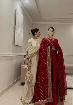 Presenting a beautiful collection of Red joda Desi Dress, Trendy Outfits Indian, Desi Wedding Dresses, Traditional Indian Dress, Pakistani Wedding Outfits, Design Fails