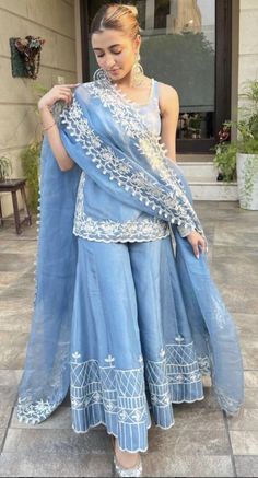 Diwali Dresses, Traditional Dresses Designs, Desi Fashion Casual, Casual Indian Fashion, Modest Dresses Casual, Traditional Indian Outfits, Dress Design Patterns