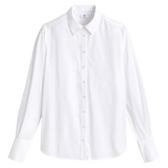 Intemporelle, toujours élégante, la chemise blanche est une pièce essentielle du dressing féminin. Idéale pour un look efficace : glissez-la dans un jean denim, un pantalon de tailleur ou une jupe droite.Détails produit •  Manches longues •  Coupe boyfriend, ample •  Col polo, chemise •  Manches longues •  Longueur 68 cm, en taille M •  Pointes du col boutonnéesComposition et Entretien •  100 Debut Outfit, Casual Denim Shirt, Addams Family Costumes, Collar Tips, Crisp White Shirt, Cotton Long Sleeve Shirt, White Shirt Dress, Straight Skirt, Women's Wardrobe