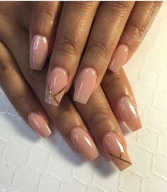 Sns Coffin, Short Nude Nails Acrylic, Sns Nail Ideas, Nails Sns, Acrylic Nails Natural, Spirit Fingers, Natural Looking Nails, Sassy Nails, Sns Nails