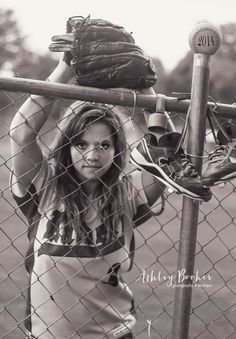 Softball Pictures Ideas, Senior Portraits Girl, Senior Portrait Poses, Softball Pictures