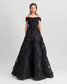 Off-The-shoulders Tulle Gown Off-shoulder Organza Evening Dress, Evening Off-shoulder Organza Dress, Formal Tulle Dress With Voluminous Skirt, Off-shoulder Tulle Gown For Evening, Off-shoulder Tulle Evening Dress, Off-shoulder Tulle Dresses For Gala, Formal Ball Gown With Tulle Skirt, Formal Ball Gown Dresses With Tulle Skirt, Formal Tulle Ball Gown Dresses