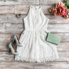 Outfit inspiration for the bride to be! Perfect outfit for a bridal shower or rehearsal dinner. Bridal Shower Bride Outfit, Rehersal Dinner Dresses, Bridal Shower Attire, Shower Dress For Bride, White Bridal Shower Dress, Rehearsal Dinner Outfits, White Bridal Shower, Spring Bridal Shower, Summer Bridal Showers