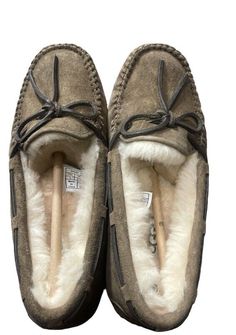 UGG Women's Dakota Suede Slip-On Moccasin Slipper Indoor/Outdoor Size 5. Moccasin Slipper, Ugg Women, Moccasin Slippers, Moccasins Slippers, Ugg Australia, Womens Uggs, Womens Slippers, Moccasins, Indoor Outdoor