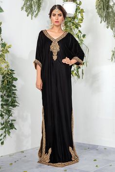 Aisha Imran. Aynur Evening V-neck Embroidered Kaftan, Festive Evening Kaftan With Dabka, Festive Evening Dabka Kaftan, Black Dabka Kaftan For Formal Occasions, Formal Black Kaftan With Dabka Detailing, Formal Black Kaftan With Dabka Embroidery, Velvet Dresses For Eid, Party Kaftan With Dabka Detailing, V-neck Party Kaftan With Dabka Detail