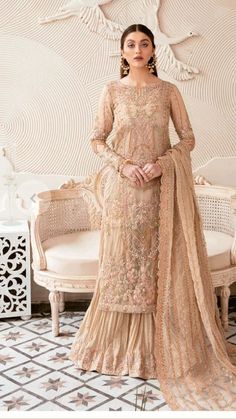 Organza Suits, Raw Silk Fabric, Pakistani Wedding Dress, Organza Sleeves, Net Dress, Chiffon Collection, Organza Dupatta, Silk Dupatta