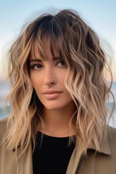 Short & Sweet: Summer Hairstyles for Short Hair (#17) - Summer Hair Colour Cute Bangs Wispy Curly Hair, Collarbone Length Hair With Wispy Bangs, Wispy Choppy Bangs, Edgy Hairstyles With Bangs, Hair Ideas For Medium Length Hair, Super Wispy Bangs, Balayage Hair With Bangs, Bang Haircut Ideas, Hairstyles With Wispy Bangs