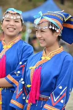 The Sanyuesan Festival of Li and Miao nationalities in Hainan (14) - People's Daily Online Folk Costume