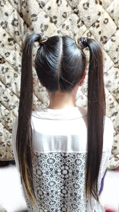 Girl Hairdos, Roll Hairstyle, Lustrous Hair, Front Hair Styles, Work Hairstyles, Long Black Hair, Silk Hair