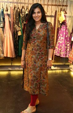 Simple Kalamkari Kurti Designs, Kalamkari Chudidhar, Cotton Chudidar Designs Casual, Kalamkari Salwar Designs, Kalamkari Dresses Kurti Neck Design, Kalamkari Cotton Kurti Designs Casual, Kalamkari Kurti Designs Cotton, Kalamkari Churidar Designs, Kalamkari Kurta Designs Women