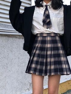 Harajuku Style Pleated Skort For School, School Uniform Plaid Skort, School Uniform Style Mini Skirt, Short Length, Lined, Plaid Aesthetic, Harajuku Style Mini Skirt For School, 1980s Fashion Trends, School-style Harajuku Mini Skirt