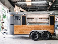 3 horse trailer converted into a bar trailer with a photobooth as well. Cattle Trailer Bar, Stock Trailer Bar, Cattle Trailer Conversion, Mobile Bar Interior Design, Mobile Bar Plans, Bar Trailer Mobile, Trailer Bakery, Horses Trailer