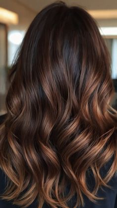 Dark To Caramel Hair, Black To Caramel Balayage, Dark Brown Hair Balayage Highlights, Brown Fall Highlights, Babylights Brunette Caramel, Carmel Highlights Dark Hair, Caramel Highlights Brown Hair Medium, Dark And Caramel Balayage, Caramel Dark Brown Hair