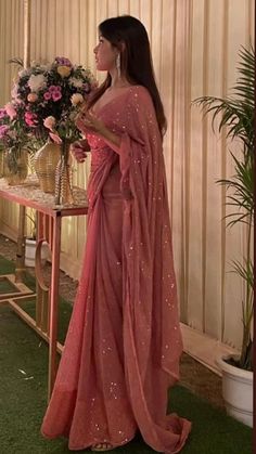 Everyday Lehenga, Saree For Prom, Pink Sari Aesthetic, Pink Farewell Saree, Pink Saree For Farewell, Farewell Looks, Pink Saree Aesthetic, Elegant Saree For Farewell, Saree For Girls Farewell