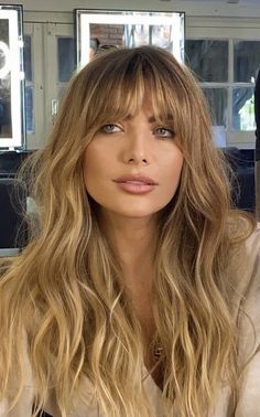 Fringe Bangs With Balayage, Long Haircuts With Bangs Curly, Fringe With Balayage, Bottleneck Bangs With Layers, Shirt Fringe Hair, Golden Blonde With Bangs, Curtain Bangs Long Hair Beach Waves, Balayage Fringe Bangs, French Bangs Long Hair Blonde