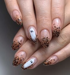 September Spooky Nails, Oval Fall Nails Acrylic, Spooky Summer Nails, Fall Birthday Nail Ideas, Autumn Halloween Nails, Spooky Fall Nails, Easy Fall Nail Art, Spooky Nail Ideas, Holloween Nails