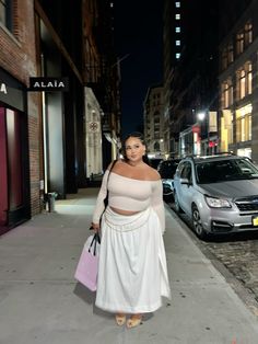 Outfit deets down below <3 Phaith Montoya Outfits, Plus Size Summer Vacation Outfits, European Summer Outfits Plus Size, Big Tummy Outfits, Plus Size Dressy Outfits, Plus Size Maxi Skirt Outfit, Fat Outfits, Plus Size Modest Outfits, Plus Size Poses