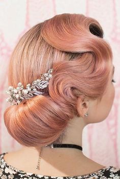 Cabelo Pin Up, Sanggul Modern, Growing Out Hair, 1920s Hair, Vintage Wedding Hair, Trendy Wedding Hairstyles, Short Wedding Hair, Wedding Hairstyles Updo, Trending Hairstyles