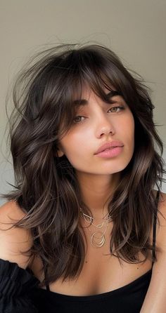 31 Shoulder Length Hair with Curtain Bangs for a Chic Update Check more at https://beautyfashionideas.com/fashion/31-shoulder-length-hair-with-curtain-bangs-for-a-chic-update/ Medium Hair With Volume, Hair For Double Chin, Shoulder Length Shag Hairstyles, Shag Curtain Bangs, Shoulder Length Hair Bangs, Hair Cuts 2024 Trends, Shoulder Length Hairstyles With Bangs, Medium Length Hair Color Ideas, Shoulder Length Haircut With Bangs