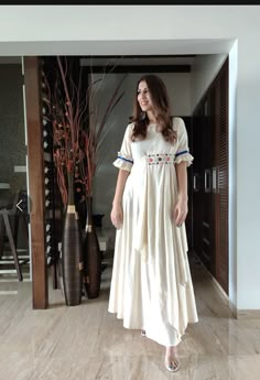 Indo Western Dress Casual, Washi Dress, Stylish Kurtis Design, Western Dresses For Women, Navratri Dress, Lehenga Designs Simple, Girls Dress Outfits, Stylish Short Dresses, Desi Fashion Casual