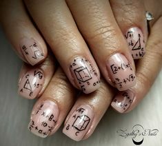 33 Awesome Teacher Nail Art Ideas To Try ASAP! Stem Nail Art, Nail Art Crazy, School Theme Nails, Symposium Outfit, Crazy Nails Ideas, Nails For Teachers