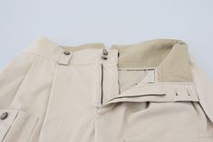 DOLCE & GABBANA Gorgeous brand new, 100% Authentic Dolce & Gabbana pants. Model: Pants Material: 100% Cotton Colour: Beige Logo details Made in Italy Beige Hose, Italian Chic, Pants Model, Women Cargo Pants, Cotton Cargo Pants, Cotton Trousers, Chino Trousers, Dolce E Gabbana, Women Cargos