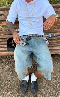 Summer Men’s Fashion, Mens Y2k Fashion, 2000s Mens Fashion, 80s Aesthetic Outfits, Men Festival Outfit, Jorts Outfit, Festival Outfits Men, Mens Y2k, Aesthetic Outfits Men