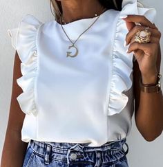 Round Neck Blouse, Moda Chic, Round Neck Shirt, Womens Tops Summer, Ruffle Shorts, Women Sleeve, Spring Shirts, Sleeves (women), Moda Fashion