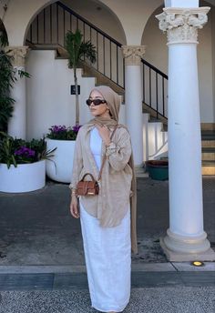 Hijabi Girl Style Summer, Hijabs Holiday Outfit, Vacation Modest Outfit Ideas, Hijab Fashion Inspiration For Summer, Hijabi Classy Outfit Summer, Modest Hijabi Outfits Aesthetic, Summer Halal Outfits, Hijabi Aesthetic Outfits Summer, Halal Hijabi Outfits