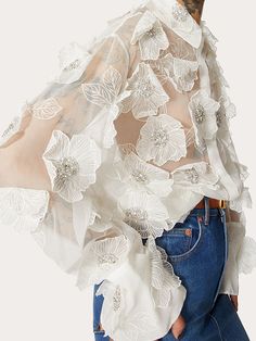 Floral Inspired Fashion, 3d Flower Top, Rococo Inspired Fashion, Blouse Flower Design, Demure Fashion, Flower Clothes, Cutwork Top, White Outfits For Women, Applique Blouse