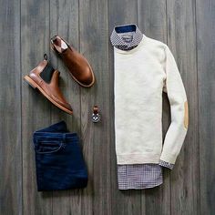 Dad Outfits, Gentlemans Guide, Man Outfit, Fashion Tumblr, Dress Better, Office Men, Men Closet, Ivy League Style, Everyday Clothing