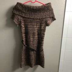 Off The Shoulder Sweater Dress. Length Is Mid To Upper Thigh. Great To Wear With Leggings Or Jeans. Skinny Black Belt Comes With Sweater. Cozy Fitted Beige Dress, Dress And Jeans, Gilmore Outfits, Off The Shoulder Sweater Dress, Shifting Closet, Lorelei Gilmore, Heart Sweaters, Random Clothes, Boho Lifestyle