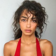 Black Scene Hair, Short Layered Curly Hair, Medium Length Curly Hair, Makeup Tip, Colored Curly Hair, Hairstyle Look