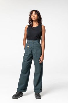 Women's Utility Pants, Womens Engineering Outfits, Women’s Workwear Pants, Women’s Outdoor Work Wear, Women Work Trousers, Utility Wear Women, Workpants Workwear Outfit, Utilitarian Style Women, Construction Woman Outfit