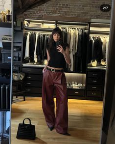 Ivona Zupet, Lederhosen Outfit, Baddie Vibes, Red Outfits, Leather Pants Outfit, Pinterest Style, Estilo Indie, Skandinavian Fashion, Chique Outfits