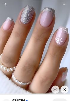 Holiday Nails Inspiration, Pre Christmas Nails, Natural Christmas Nails, Nails Press, Nails Tips, Snowflake Nails, Christmas Nails Acrylic