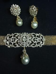 Diamond Chokar Design, Diamond Pearl Necklace Set, Elegant Pearl Jewelry, Diamond Pendant Jewelry, Bridal Jewellery Inspiration, Neck Pieces Jewelry, Diamond Pendant Sets, Handmade Gold Jewellery