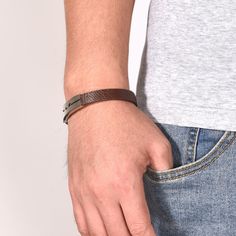 Let me introduce you to our men's bracelets! Known for its premium quality and beautiful and sturdy appearance, this bracelet provides you with a unique way to express your love and adoration for your boys, dads and male friends. Whether as a fashion accessory or a personalized gift, our men's bracelets are perfect. This bracelet is made from the highest quality materials and exquisite craftsmanship, ensuring high quality and durability of the product. Each link is carefully polished and treated to reveal exquisite detail and solid construction. Our men's bracelets are a great gift option for boyfriends, dads and male friends. Whether it's a birthday, anniversary, Father's Day, or another special occasion, this bracelet will express your love and appreciation for them. Let them feel your c Male Friends, Men's Bracelets, Men's Bracelet, Go For It, Personalized Leather, Online Gifts, Birthday Anniversary, Ring Bracelet, Custom Photo