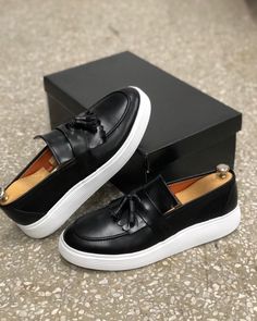 The Black Lamlo Tassel Espadrille Loafer are made from premium leather with a smooth finish and designed to up the style factor on any outfit. #tasselloafers Black Shoes Outfit, Black Kilt, Brogues Men, Gentleman Shoes, Summer 19, Luxury Sneakers, Black Loafers, Snowboard Boots, Black Leather Shoes