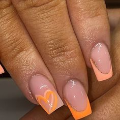 Nail Inspo Summer Bright, Holiday Nails Summer Gel Polish, Holiday Nails Summer Pink, Holiday Nails Ideas Summer, Holiday Nail Inspo Summer Short, Summer Holiday Nail Designs, Holiday Nails Summer Acrylic 2024, Turkey Nails Designs Holiday, Nail Inspo Holiday