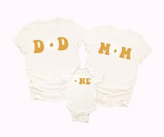 One Shirt Daisy 1st Birthday Matching Family Shirts Mom Dad - Etsy Cute White T-shirt For First Birthday, White Cotton T-shirt For First Birthday, Summer First Birthday Shirt With Letter Print, White Cotton Top For First Birthday, Cute Crew Neck Shirt For First Birthday, White Shirt For Birthday And Mother's Day, White Top For Spring Gender Reveal, Family Matching Shirt With Name Print For First Birthday, Family Matching Tops With Name Print For First Birthday