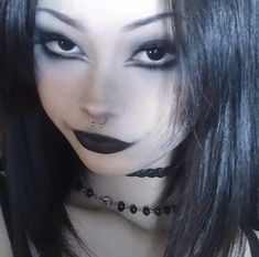 Makeup Looks Goth, Trad Goth