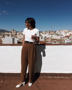 María Bernad (@maria_bernad) • Photos et vidéos Instagram Minimalist Fashion Outfits, Bohol, Minimal Outfit, 가을 패션, Mode Inspiration