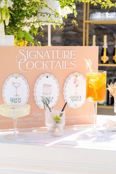 Creating a elegantly arranged bar sign that catches the eye can elevate any event. Thinking about drinks that match the theme of your event, as well as the color scheme and how you want it to stick out helps when wanting a unique feel to your party! Cocktail Party Theme Decor, Mocktail Bar Ideas, Garden Party Bar, Coffee Bouquet, Large Signage, Make Your Own Gin, Wedding Bar Decor, Mocktail Bar, Table Decorations Diy