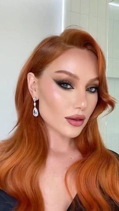 Ruiva do Instagram🧡 on Instagram: "Maquiagem para ruivas poderosas🧡" Ginger Makeup Looks Wedding, Makeup For Copper Hair Green Eyes, Redhead Makeup Wedding, Makeup Looks For Red Heads, Ginger Wedding Makeup, Glam Makeup Redhead, Red Head Make Up, Make Up For Ginger Hair, Makeup For Ginger Hair