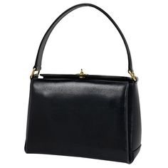 Gucci Logo Handbag Old Gucci Leather Black Width Approx. 23cm Height Approximately 17cm Depth Approximately 10cm Bags Gucci, Gucci Logo, Gucci Leather, Gucci Bags, Black Color, Bag Lady, Gucci, Shoulder Bag, Handbags